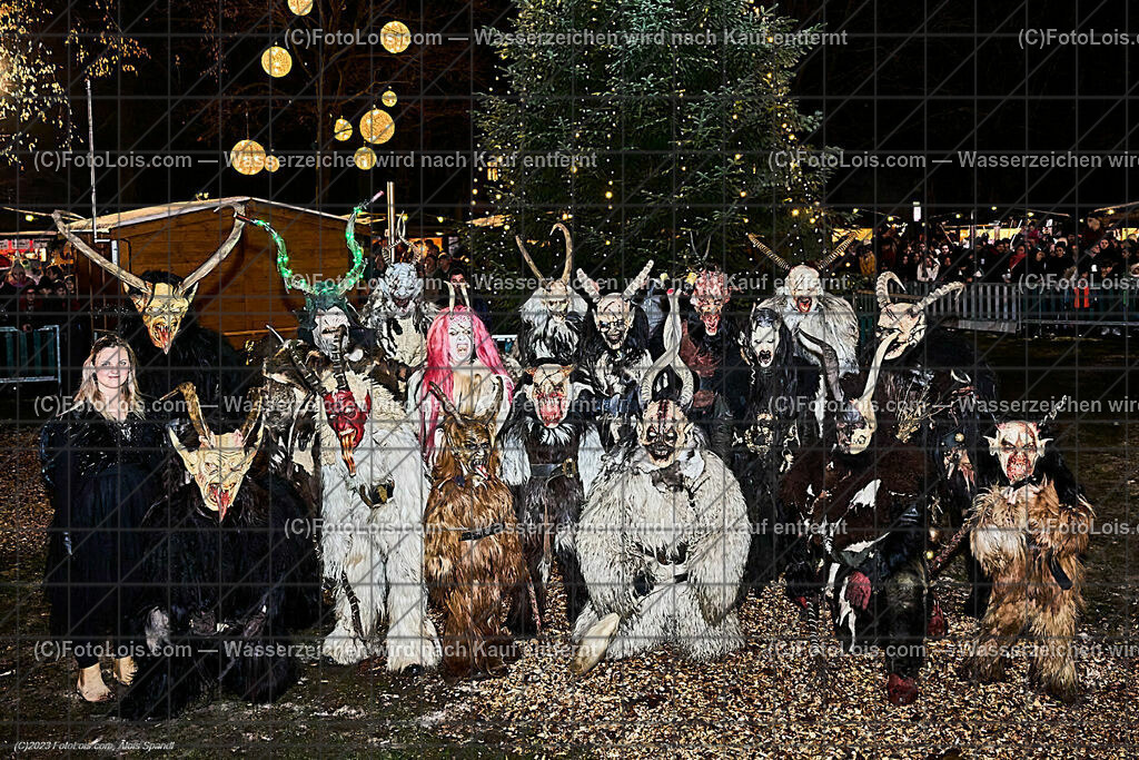 ALP5378_WIESELBURGER ADVENT_Perchtenlauf | (C)FotoLois.com, Alois Spandl, WIESELBURGER ADVENT, Perchtenlauf, So 10. Dez. 2023.