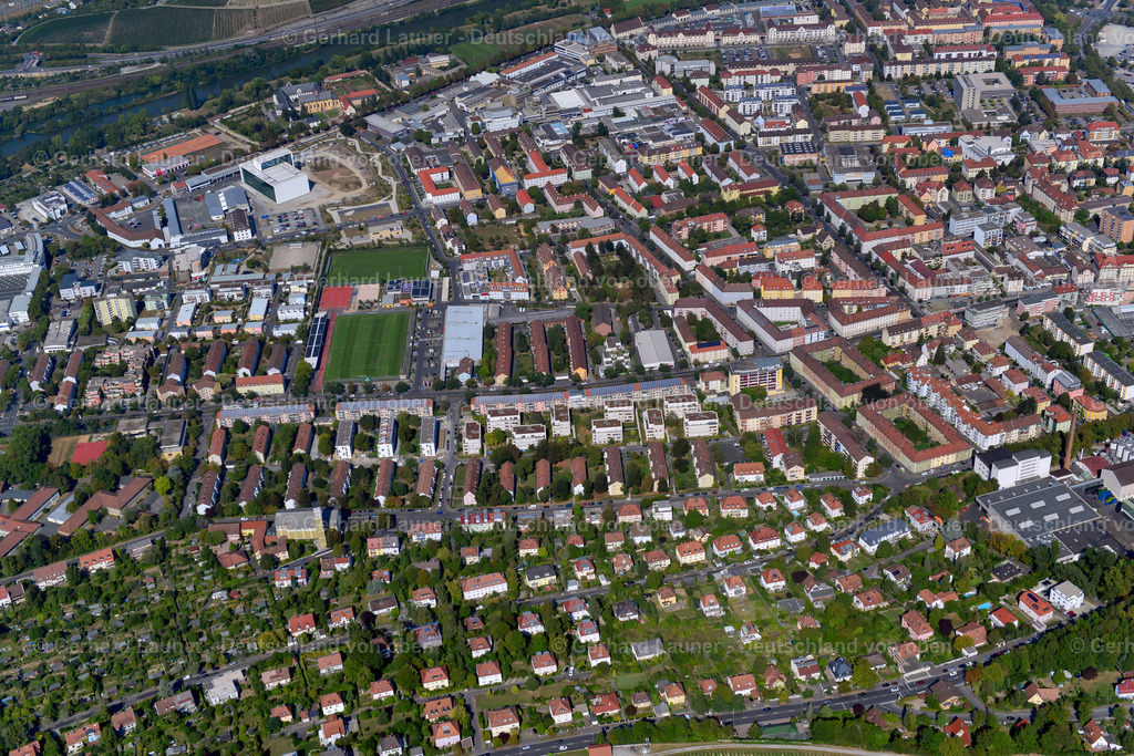3650681 | ZELLERAU 13.09.2016 Stadtzentrum im Innenstadtbereich  in Zellerau im Bundesland Bayern, Deutschland // The city center in the downtown area  in Zellerau in the state Bavaria, Germany Foto: Gerhard Launer
