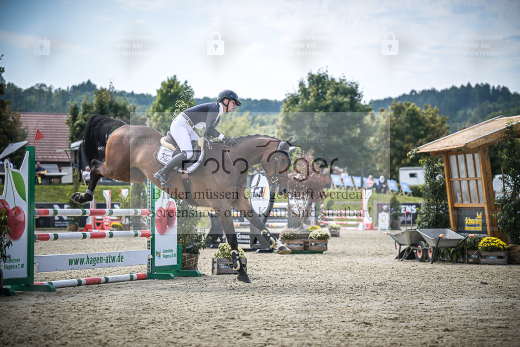 DOS_7561 | Entdecke hochwertige Reitturnierfotos von Foto Oger. Professionell, emotional und authentisch – jetzt Lieblingsmomente im Shop bestellen. - Realisiert mit Pictrs.com