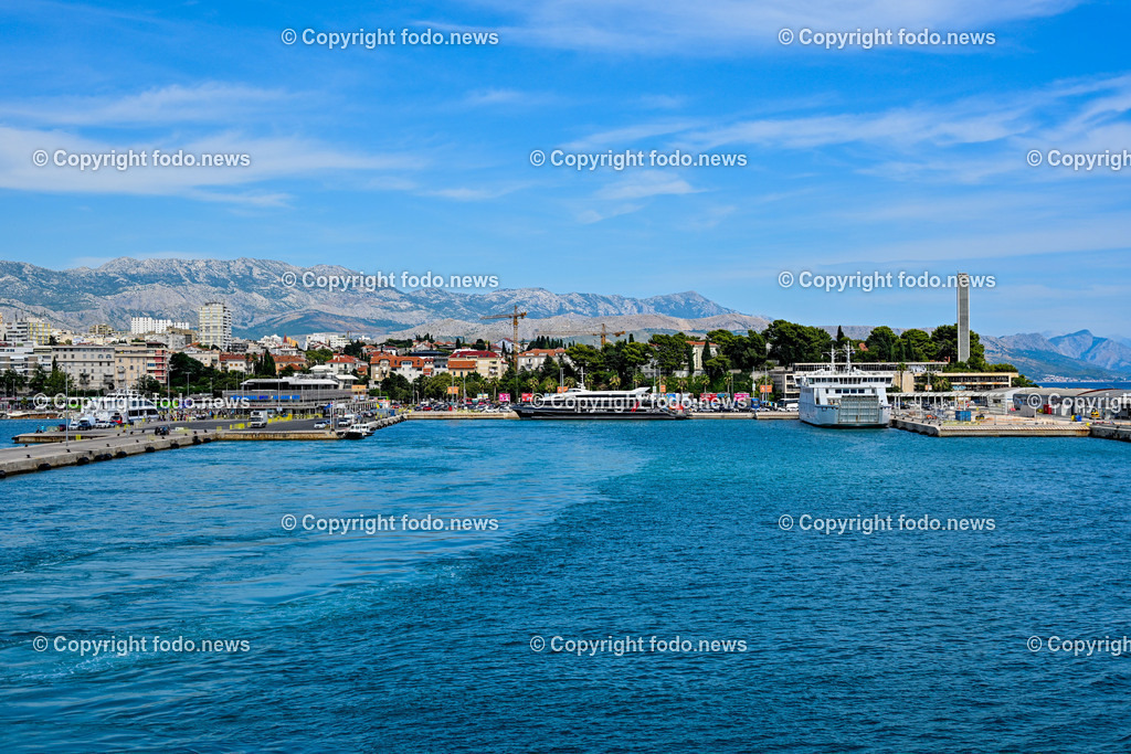 Kroatien_ Split_ 13.07.2025-36 | 13.07.2025, Kroatien, HRV, Split, Hafen, im Bild Trajekti, Jadrolinija, Faehre, Faehrhafen, Ferry Port, Schiff, Meer, Hafen, Tourismus, Stadt Split