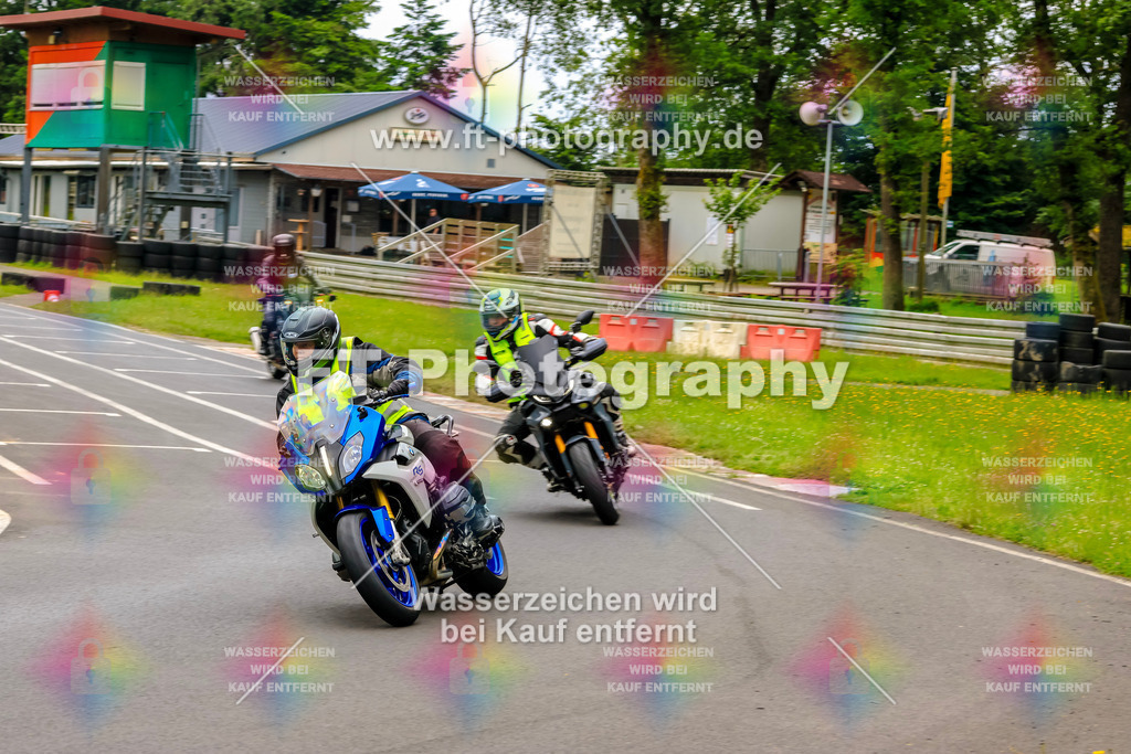 VBK-7852 | Hier findet Ihr Bilder von Touristenfahrten auf der Nürburgring Nordschleife oder von anderen Veranstaltungen die ich besucht habe. Viel Spass beim Durch Schauen 