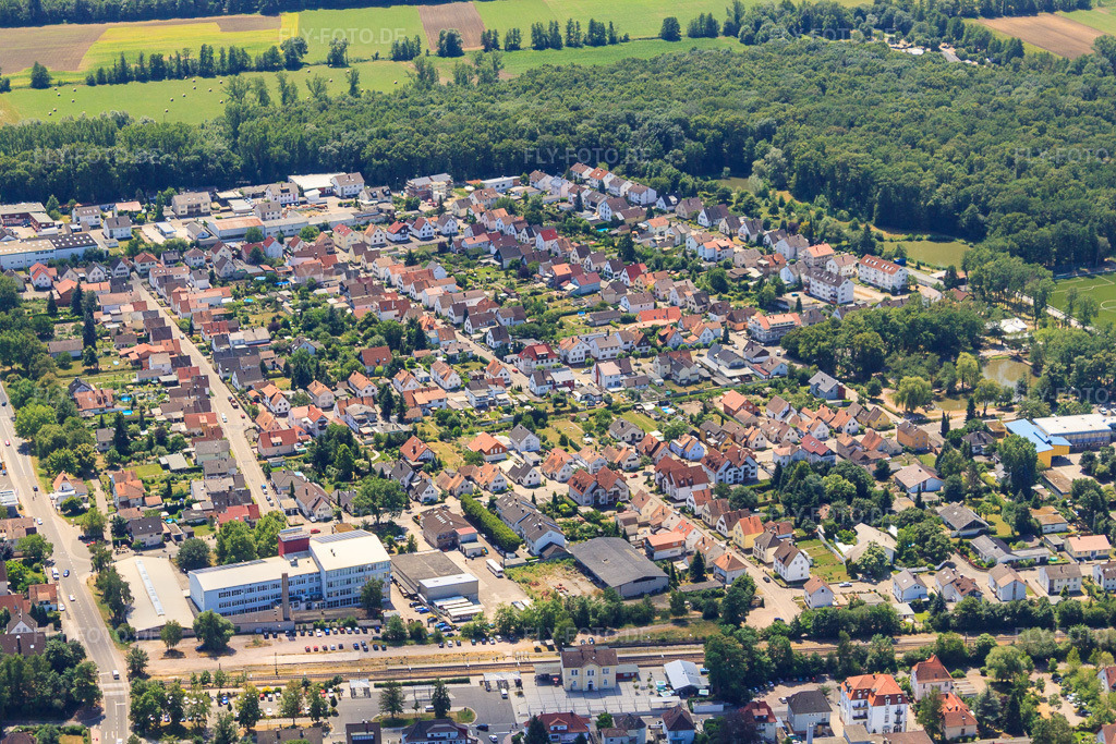 Luftbild: Siedlung von Norden in Kandel im Bundesland Rheinland-Pfalz in Deutschland. Foto: IMG_30229.jpg vom 05.07.2010 durch Werner Riehm/FLY-FOTO.de