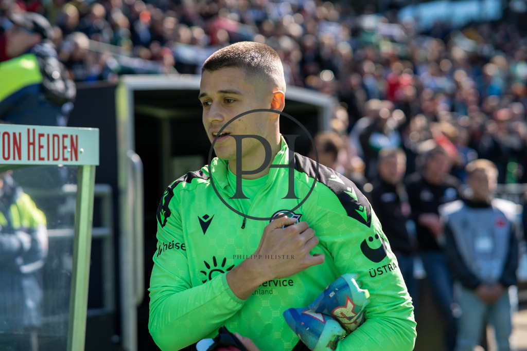 Hannover 96 vs 1. FC Magdeburg – 2. Bundesliga – 29.03.2025 | Szene aus dem 2. Bundesliga-Spiel des 27. Spieltags zwischen Hannover 96 und dem 1. FC Magdeburg am 29. März 2025 in der Heinz von Heiden Arena in Hannover. Endstand: 0:0. Fotografiert von Philipp Heist. - Realisiert mit Pictrs.com