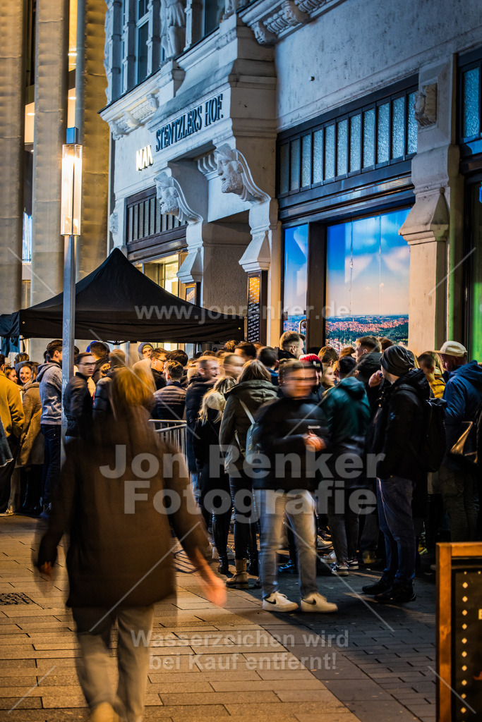 26-11-2024-RUDOLPHS-SCHLITTENBAR-LEIPZIG-LEIPZIG-COPYRIGHT-JON-RENKER-BILD-0060 | Erleben Sie unvergessliche Momente mit unserem professionellen Eventfotografen. Wir fangen Emotionen und Höhepunkte Ihrer Veranstaltung ein – von Festivals über Firmenfeiern bis zu Jubiläen. Vertrauen Sie auf kreative Perspektiven und hochwertige Bilder.  - Realisiert mit Pictrs.com
