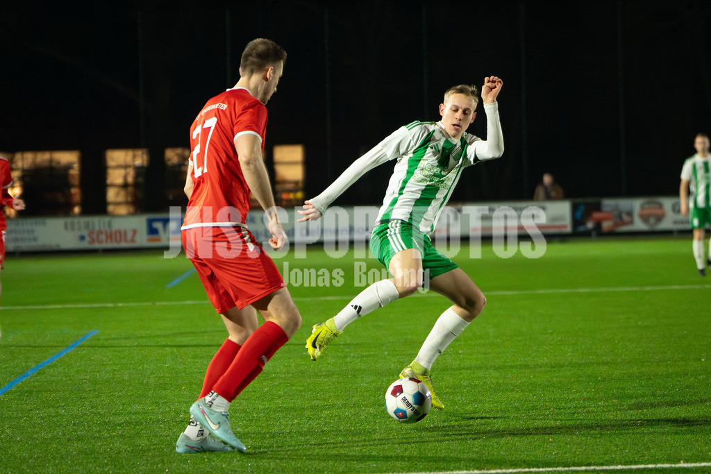 Fußball I Herren I Saison 2025-2026 I Freundschaftsspiel I TSV Grossenkneten - TuS Lutten I 1085 | Tim Sieveke (17, TuS Lutten) - Realisiert mit Pictrs.com