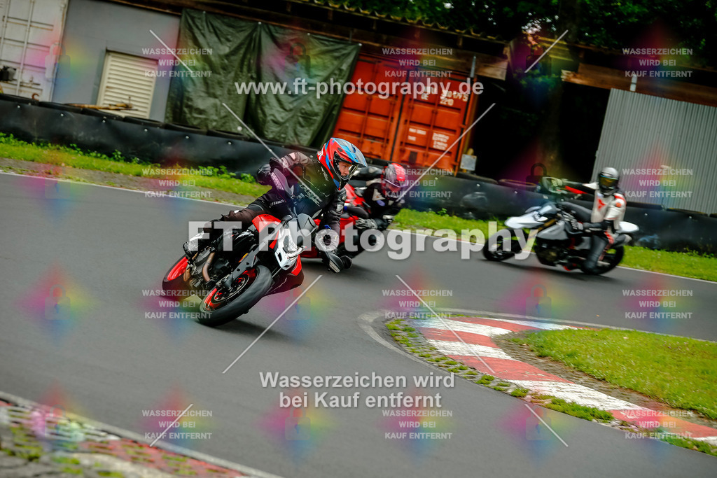 VBK-4203 | Hier findet Ihr Bilder von Touristenfahrten auf der Nürburgring Nordschleife oder von anderen Veranstaltungen die ich besucht habe. Viel Spass beim Durch Schauen 