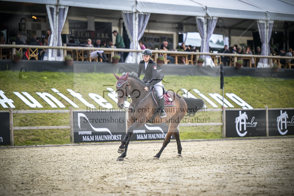 DOS_3118 | Entdecke hochwertige Reitturnierfotos von Foto Oger. Professionell, emotional und authentisch – jetzt Lieblingsmomente im Shop bestellen. - Realisiert mit Pictrs.com