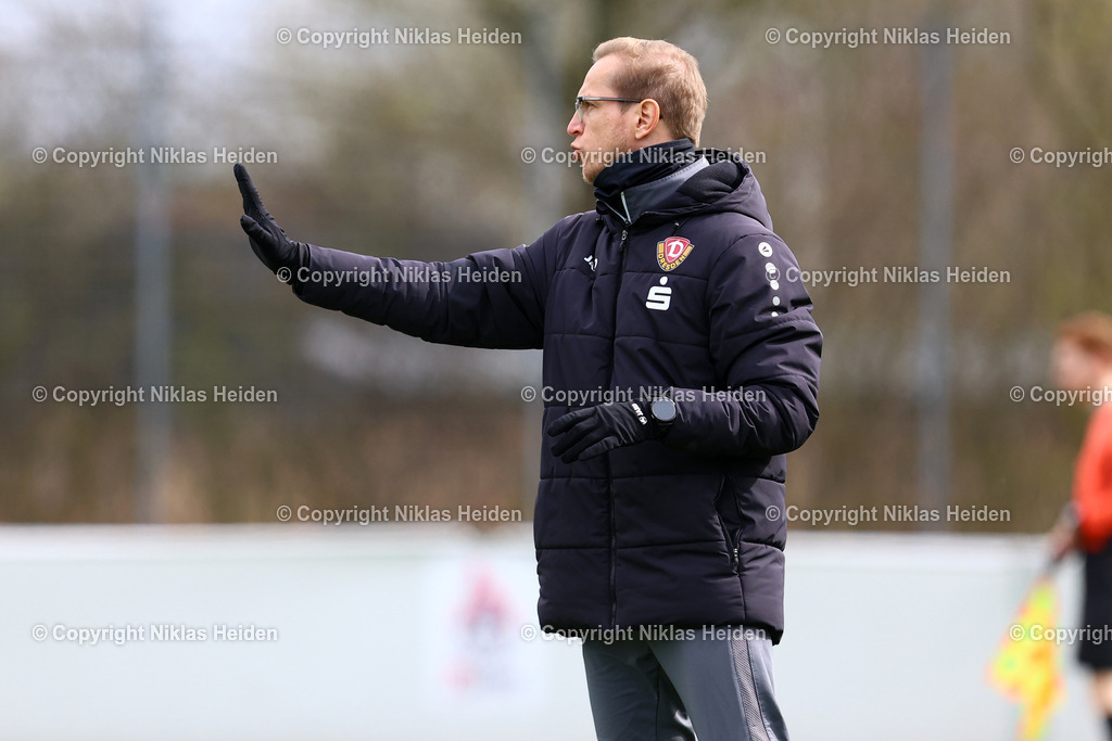 NH_FCStPauliU19_SGDynamoDresdenU19_DFBNachwuchsliga_28032026 | Patrick Kunig (Trainer, SG Dynamo Dresden U19)Fußball I Junioren I U19 DFB-Nachwuchsliga Hauptrunde Liga B, Gruppe B I Saison 2025-2026 I 7. Spieltag I FC St. Pauli U19 - SG Dynamo Dresden U19 I 28.03.2026 I Sportplatz Brummerskamp