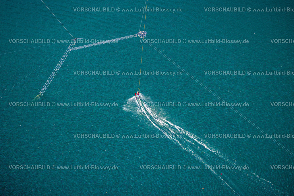 Beckum230805339 | Luftbild, Wasserski Aktivität, Tuttenbrocksee mit TwinCable Beckum Wasserski-Anlage im See, Beckum, Münsterland, Nordrhein-Westfalen, Deutschland