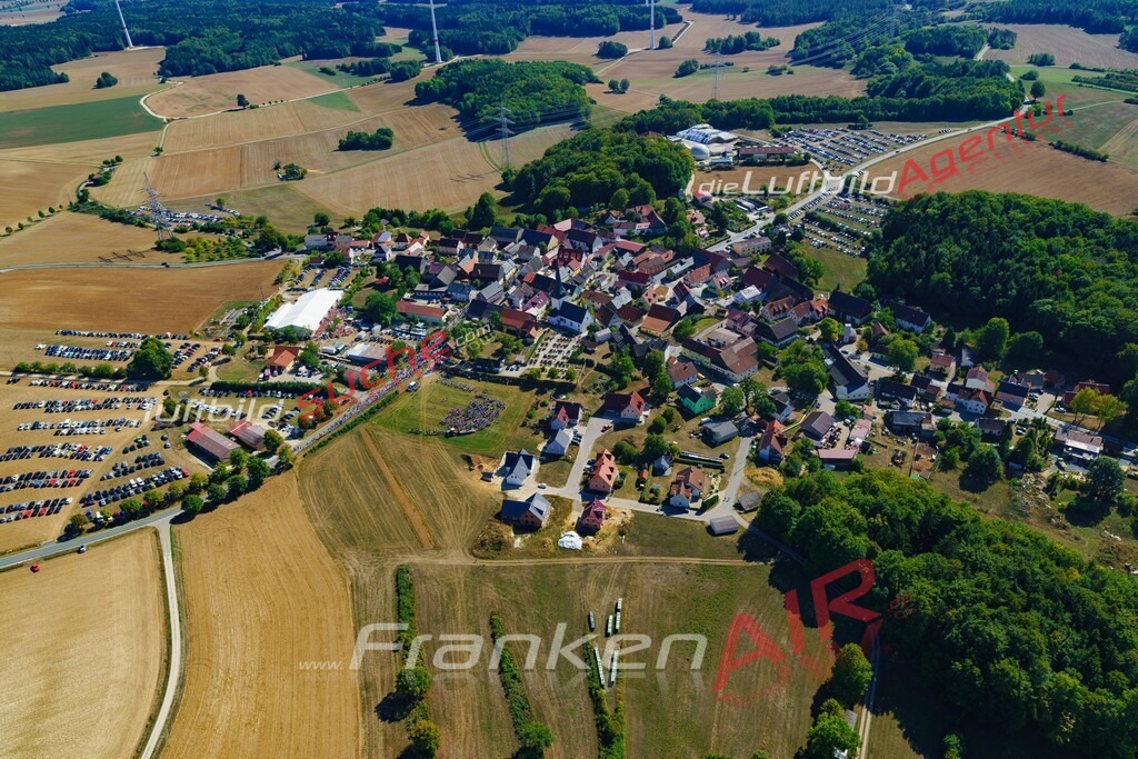 aktuelles Luftbild von  Wattendorf - Luftaufnahme wurde 2018 von https://frankenair.de mittels Flugzeug (keine Drohne) erstellt.