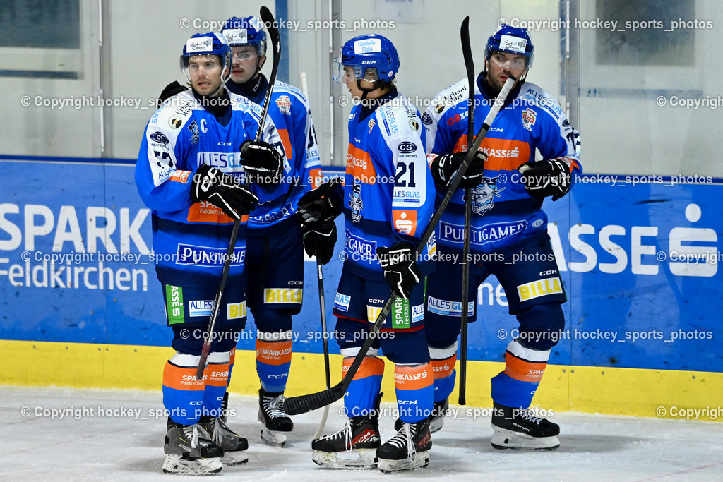 ESC Sparkasse Steindorf vs. LE Kings | Jubel ESC Steindorf Mannschaft, #57 Wilfan Franz ESC Steindorf, #21 Walder Patrik ESC Steindorf, #79 Petrik Benjamin ESC Steindorf, ESC Sparkasse Steindorf vs. LE Kings, ESC Sparkasse Steindorf vs. LE Kings am 01.11.2025 in Steindorf (Ossiachersee Halle), Austria, (Photo by Bernd Stefan)