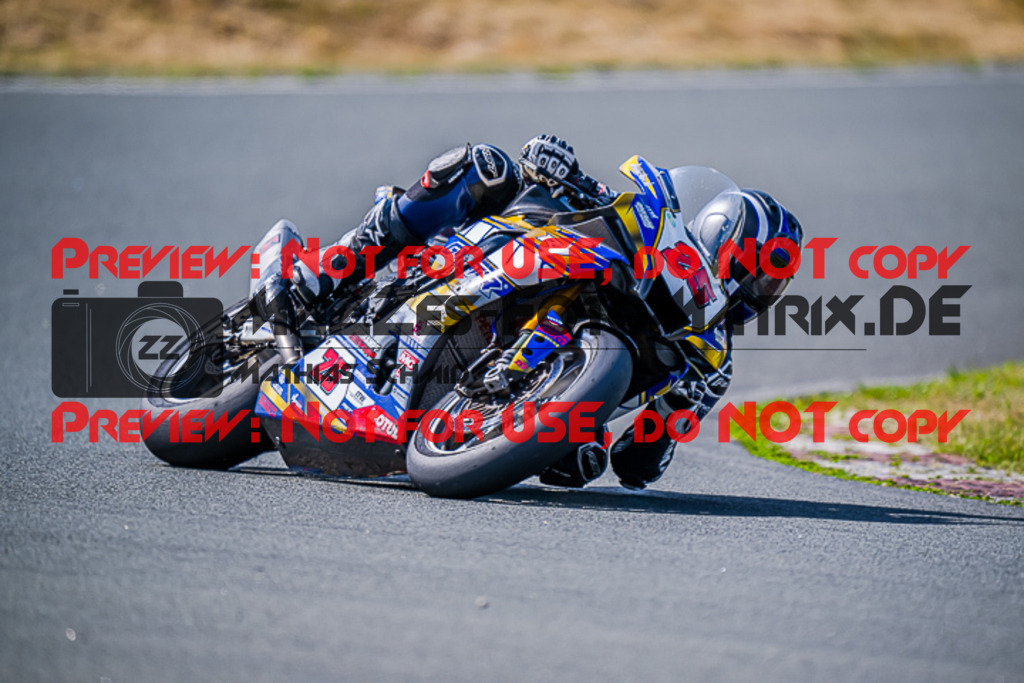 MaZZes_FotoMatrix_220722_7275 | IDM1000