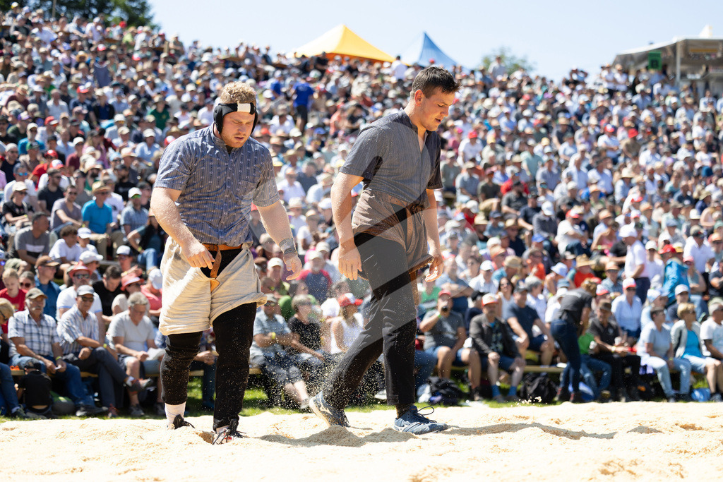 Rigi2025_2178 | Die Schwinger des Schwyzer Kantonalen Schwingerverbandes: Fotos, die Dynamik und Leidenschaft festhalten, sowie emotionale Momente aus dem traditionellen Schwingsport zeigen. - Realisiert mit Pictrs.com