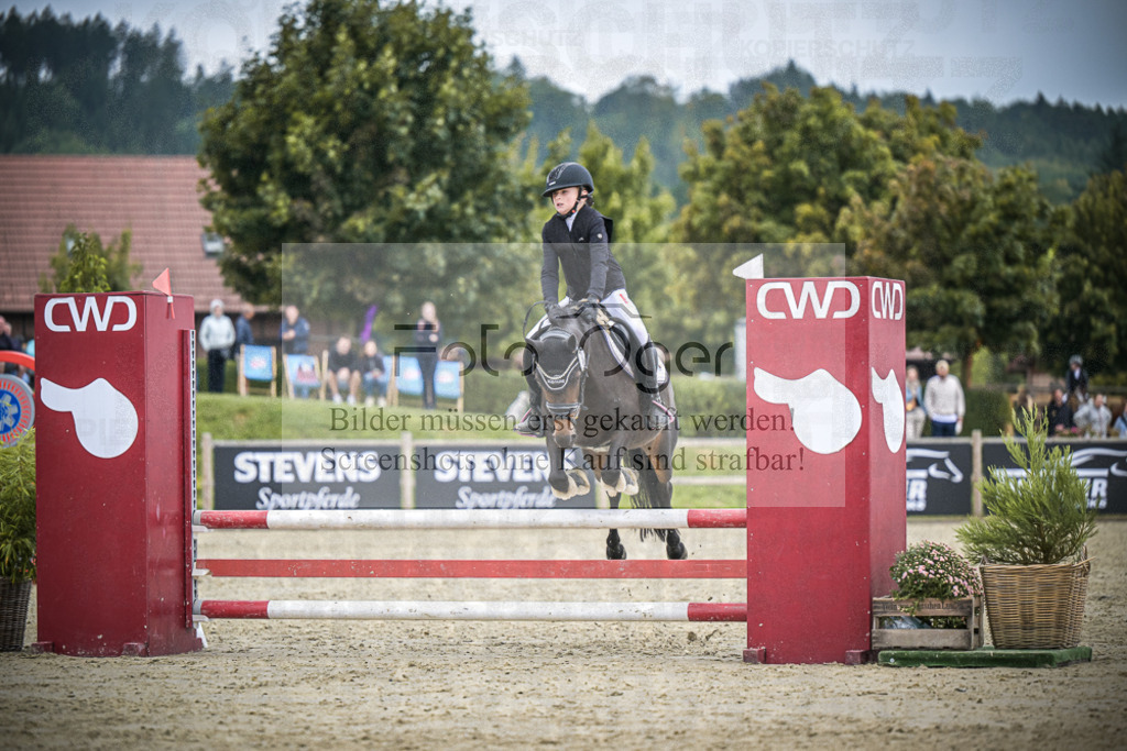 DOS_0195 | Entdecke hochwertige Reitturnierfotos von Foto Oger. Professionell, emotional und authentisch – jetzt Lieblingsmomente im Shop bestellen.Deutschlandweite Turnierfotografie. - Realisiert mit Pictrs.com
