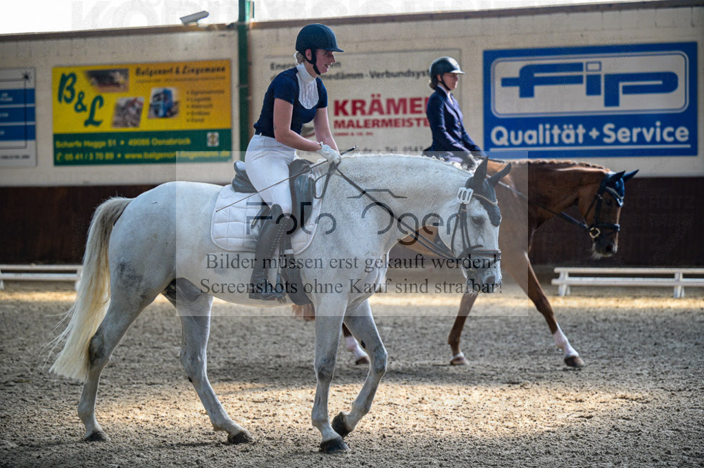 Reitturnier Voxtrup | Entdecke hochwertige Reitturnierfotos von Foto Oger. Professionell, emotional und authentisch – jetzt Lieblingsmomente im Shop bestellen.Deutschlandweite Turnierfotografie. - Realisiert mit Pictrs.com