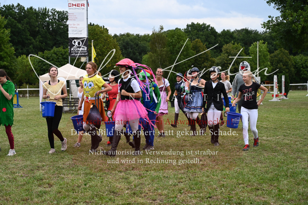 DSC_9369 | Pferde- und Turnierfotografie in Westsachsen. Pferdeportraits, Auftragszeichnungen und intuitive Kunst.