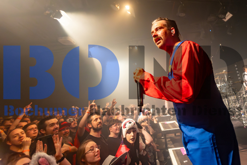 SES_SPCKOL20250501-12 | bond - Realisiert mit Pictrs.com