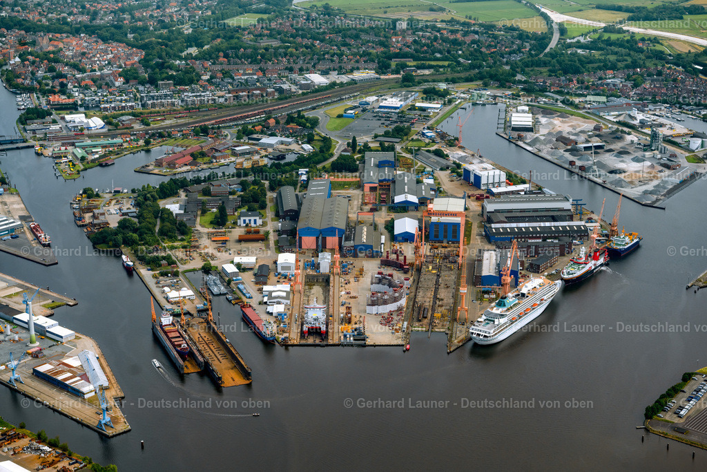 4038460 | EMDEN 09.08.2020 Kreuzfahrt- Passagier- und Fahrgast- Schiff " Amera " in der Werft Zum Zungenkai in Emden im Bundesland Niedersachsen, Deutschland. Weiterführende Informationen bei: Emder Werft und Dock GmbH,  Phoenix Reisen GmbH. // Cruise and passenger ship " Amera " on dock in Emden in the state Lower Saxony, Germany. Further information at: Emder Werft und Dock GmbH,  Phoenix Reisen GmbH. Foto: Gerhard Launer