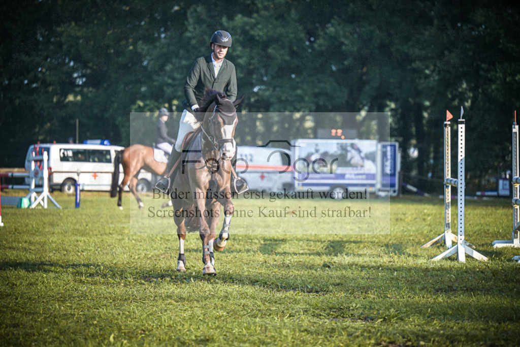 DOS_0331 | Entdecke hochwertige Reitturnierfotos von Foto Oger. Professionell, emotional und authentisch – jetzt Lieblingsmomente im Shop bestellen.Deutschlandweite Turnierfotografie. - Realisiert mit Pictrs.com