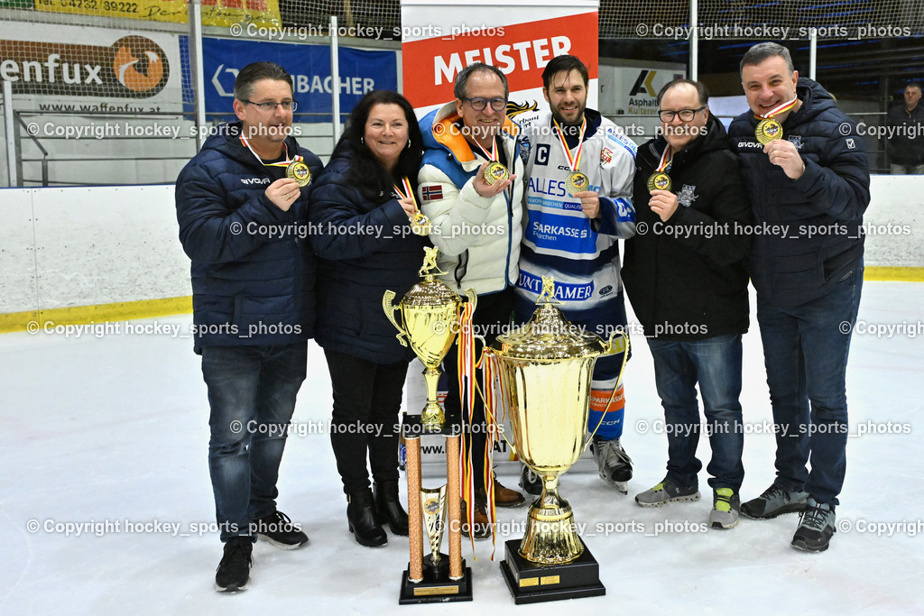 ESC Sparkasse Steindorf Meister 2025/26 | Mario Maurer ESC Steindorf, ESC Steindorf ALEXANDRA ALTENREITER, Sparkasse Feldkirchen Schreilechner Gerhard, #57 Wilfan Franz ESC Steindorf, Sportlicher Leiter ESC Steindorf Armin Ratz, Sektionsleiter ESC Steindorf Hans Tschernutter, ESC Sparkasse Steindorf Meister 2025/26, ESC Sparkasse Steindorf Meister 2025/26 am 08.03.2026 in Althofen (Stadthalle Althofen), Austria, (Photo by Bernd Stefan)