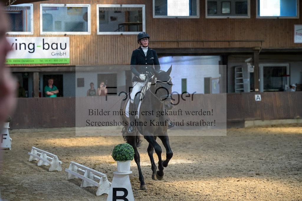 Reitturnier Voxtrup | Entdecke hochwertige Reitturnierfotos von Foto Oger. Professionell, emotional und authentisch – jetzt Lieblingsmomente im Shop bestellen.Deutschlandweite Turnierfotografie. - Realisiert mit Pictrs.com