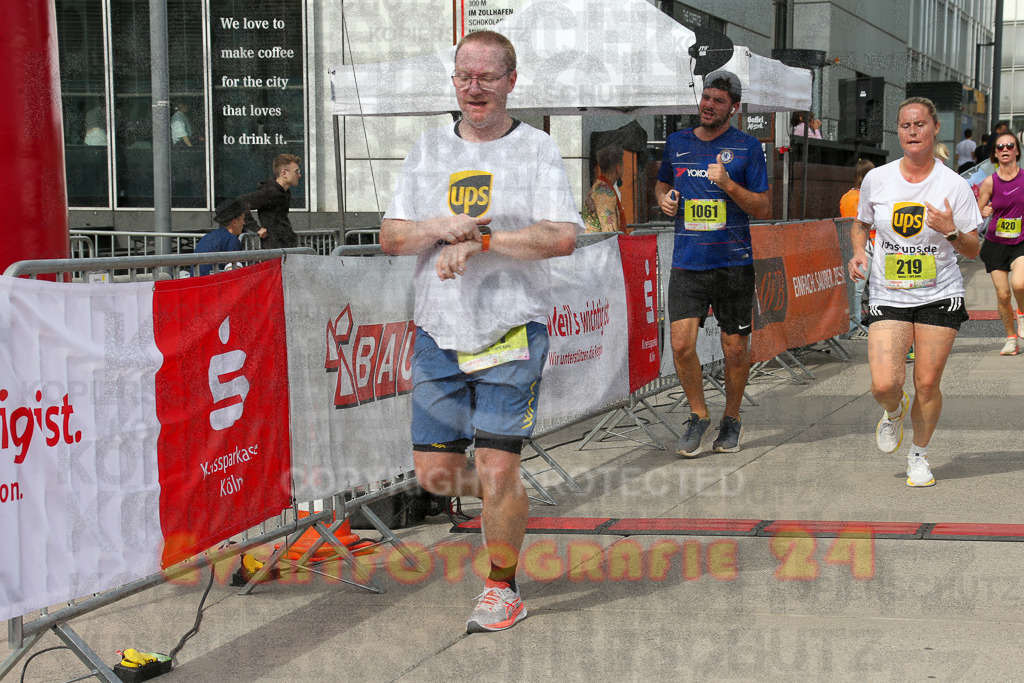 250920_1326_EX1_4598 | Sportfotografie im Rhein-Sieg Kreis, Köln, Bonn, NRW, Rheinland Pfalz, Hessen, etc. Unser Tätigkeitsfeld umfasst den Laufsport vom Volkslauf über den Marathon, Duathlon, Triathon bis zum Ultralauf wie Kölnpfad Ultra oder Schindertrail.