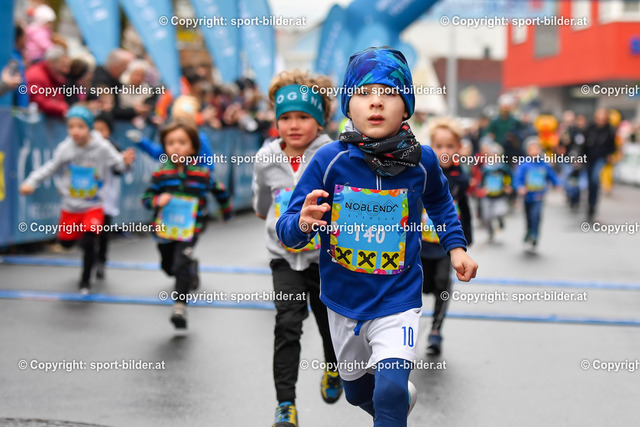 AUT, Laufen, Silvesterlauf Peuerbach 2022 | 31.12.2022, Peuerbach , AUT, Leichtathletik, Laufen, Silvesterlauf Peuerbach 2022, im Bild Kinderlauf Buben




