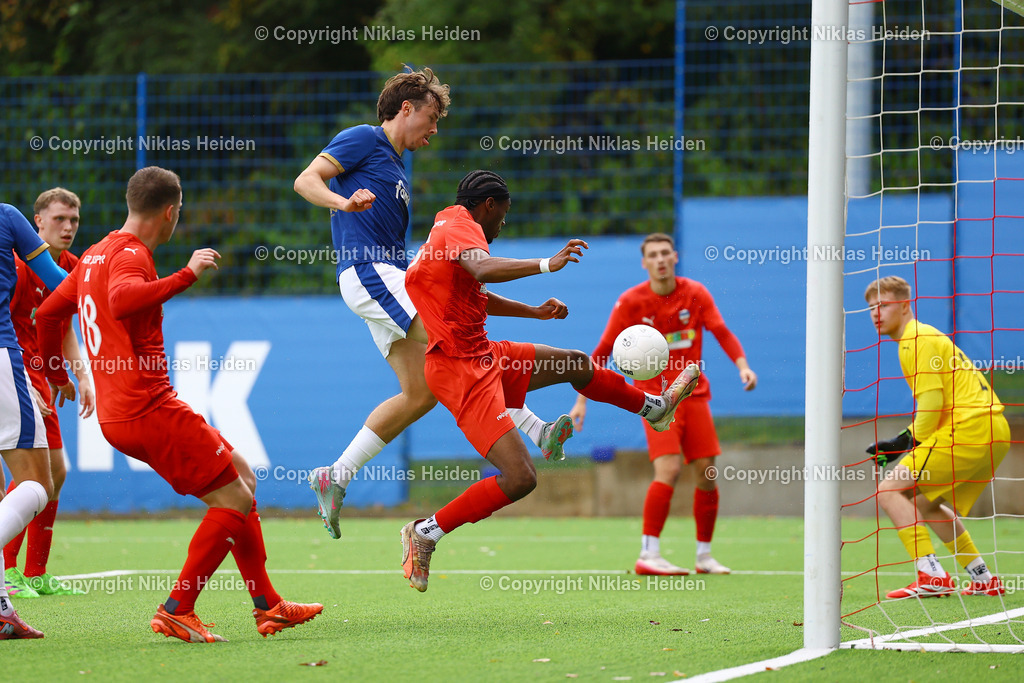 NH_HolsteinKielU23_InterTürksporKiel_FlensOberliga_05102025 | #9 Louis Köster (Holstein Kiel U23) erzielt das 1:0.Fußball I Herren I Flens Oberliga I Saison 2025-2026  I 11. Spieltag I Holstein Kiel U23 - Inter Türkspor Kiel I 05.10.2025 I Citti-Fußball-Park
