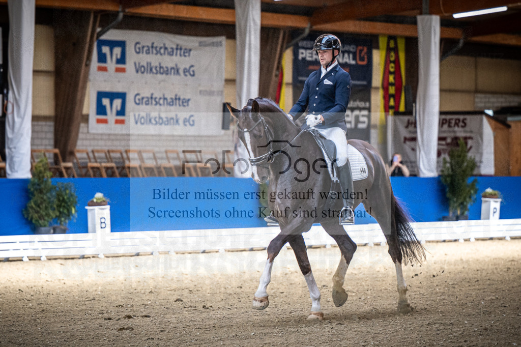 DOS_0010 | Entdecke hochwertige Reitturnierfotos von Foto Oger. Professionell, emotional und authentisch – jetzt Lieblingsmomente im Shop bestellen.Deutschlandweite Turnierfotografie. - Realisiert mit Pictrs.com
