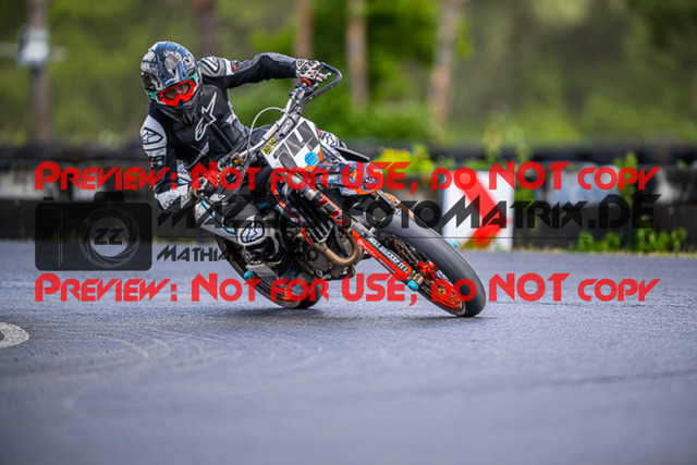 MaZZes_FotoMatrix_220528_1599 | Fotograf Mathias Schmid
Sportfotograf,
Eventfotograf,
Hochzeitsfotograf,
Portraitfotograf