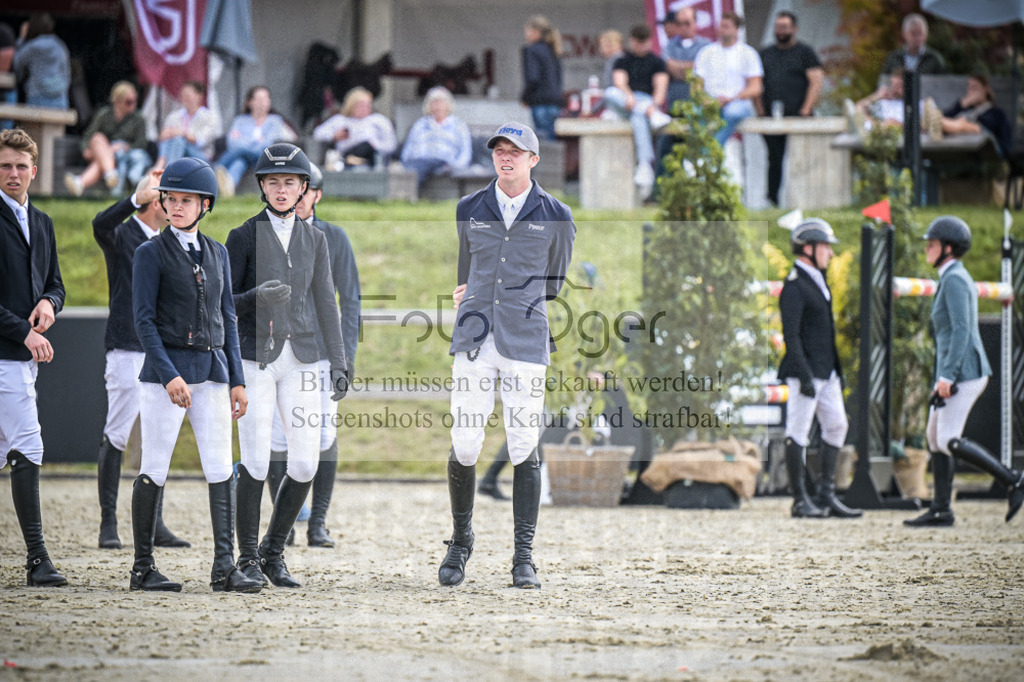 DOS_0066 | Entdecke hochwertige Reitturnierfotos von Foto Oger. Professionell, emotional und authentisch – jetzt Lieblingsmomente im Shop bestellen.Deutschlandweite Turnierfotografie. - Realisiert mit Pictrs.com