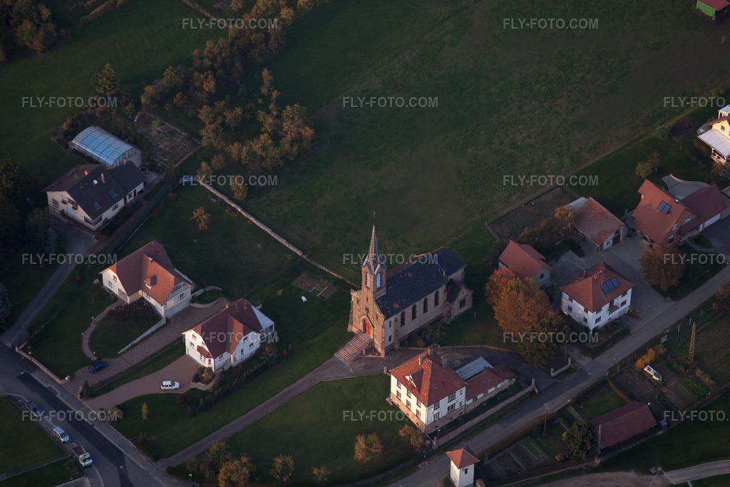 Aerial view: View of the town in Cleebourg in the state Bas-Rhin, France.Photo: IMG_54255.jpg taken on 10/21/2012 by Werner Riehm/FLY-FOTO.comResolution of the original: 4752 x 3168 px