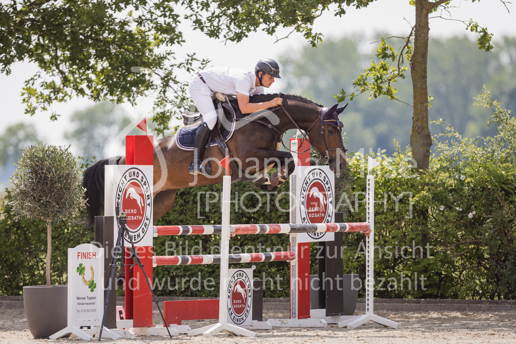 230616_Lemwerder_Springpf-L2-728 | Deine schönsten Turniermomente als professionelle Fotos! Entdecke hochwertige Pferdesport-Fotografie im Online-Shop. Jetzt Fotos finden & bestellen!