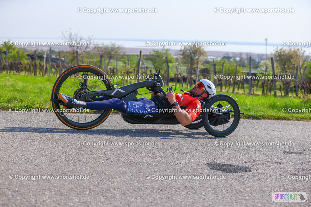 TRA_55173-4 | Neusiedlersee Radmarathon 2026@sportshot_your_pictrs #yourpictures#roadtowm2029 #nrm #neusiedlerseeradmarathon #neusiedlersee #neusiedlerseetourismus #burgenland #mörbisch #nrm26 #burgenlandtourismus #voglundco #poweredbyburgenlandtourismus #radsport #rad #marathon #ucigranfondo #visitburgenland #ucigranfondoworldseries