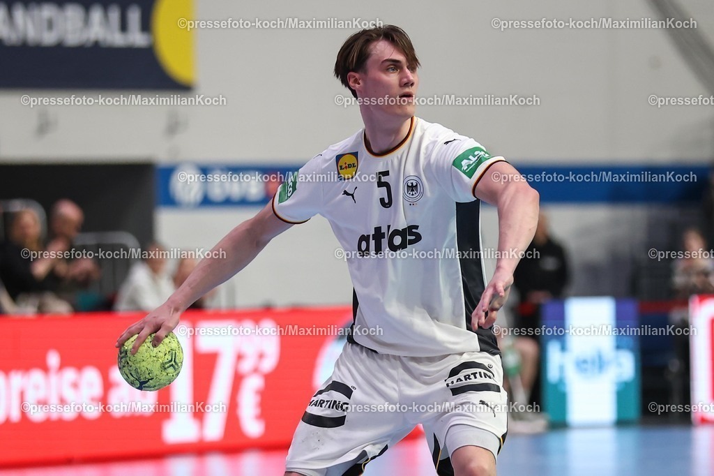 xKWIx22032601049 | 22.03.2026, Handball, Länderspiel Herren, Deutschland - Ägypten, ÖVB-Arena Bremen:  Miro Schluroff (Germany #05) xKamilxWilkowskixPressefotoKochx