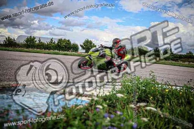 pubi5326 | Professionelle Fotos von Sportveranstaltungen, aber auch Hochzeiten und anderen Events. - Realisiert mit Pictrs.com
