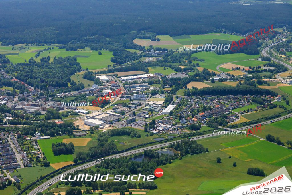 Die Luftaufnahme der Stadt Selb wurde vom UL-Flugzeug heraus erstellt ( keine Drohne )- hohe Auflösung für beste Qualität