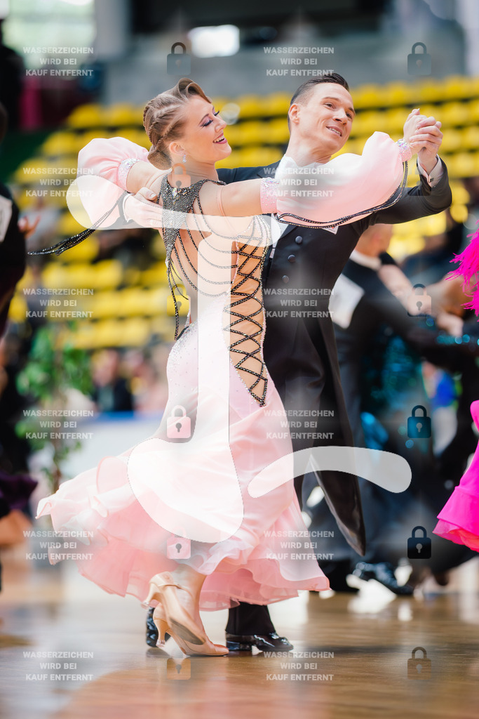 Hessen Tanzt WDSF Open Senior I Standard 2nd (52) Kristof Zsolt _ Daniela Paul (TC Der Frankfurter Kreis)-2025-05-17-6944 | Webshop for digital downloads and prints of dance sport, event & show photographer Julian Link - Realisiert mit Pictrs.com