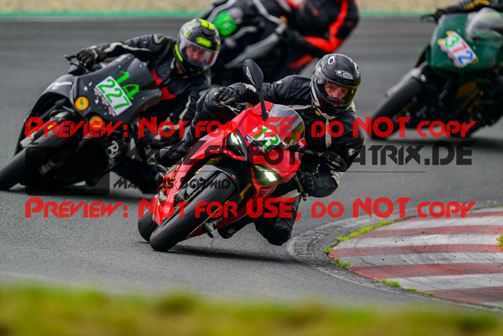 MaZZes_FotoMatrix_240724_6007705_5382 | GRUEN