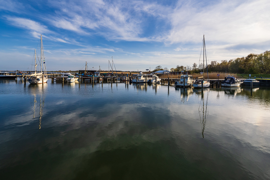 Boote im Hafen von Kloster auf der Insel Hiddensee | Boote im Hafen von Kloster auf der Insel Hiddensee.