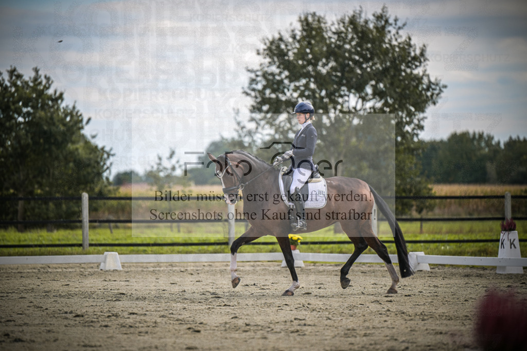 DOS_2089 | Entdecke hochwertige Reitturnierfotos von Foto Oger. Professionell, emotional und authentisch – jetzt Lieblingsmomente im Shop bestellen.Deutschlandweite Turnierfotografie. - Realisiert mit Pictrs.com
