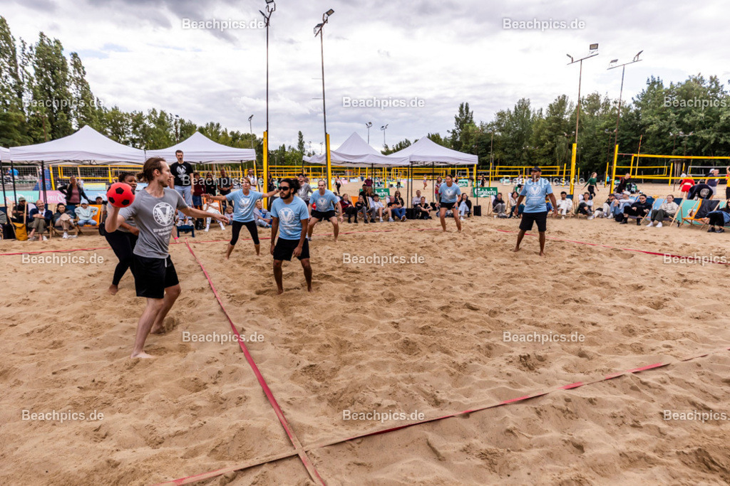 2025-200083893-Strandvölkerball-WM |  24.08.2025; Berlin Foto: Gerold Rebsch - www.beachpics.de