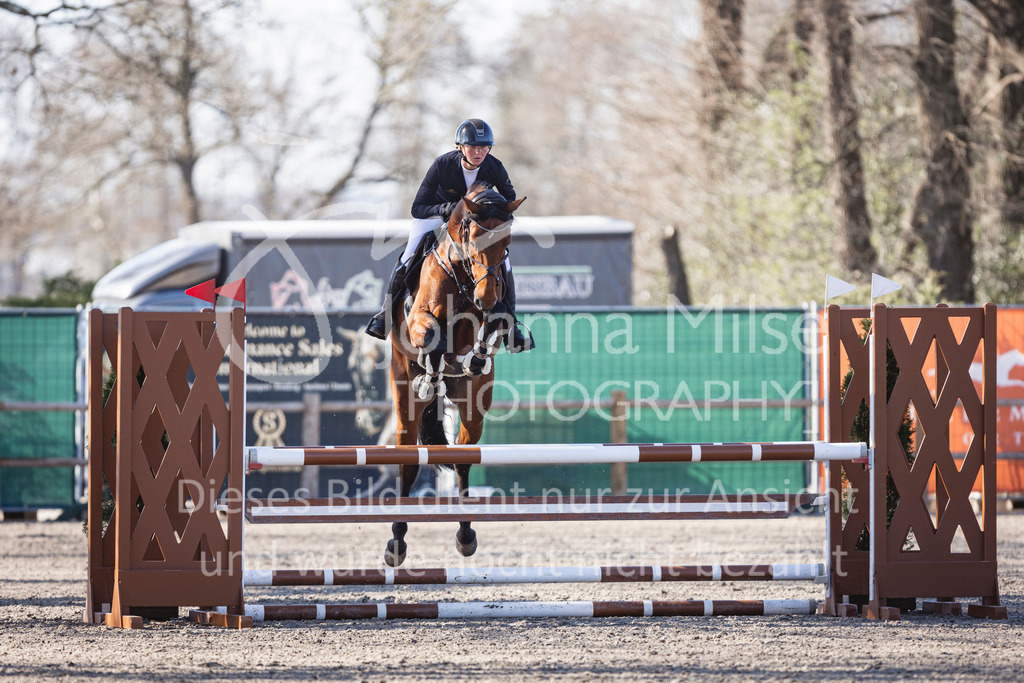 250408_Mühlen_SprPf-A2-242 | Deine schönsten Turniermomente als professionelle Fotos! Entdecke hochwertige Pferdesport-Fotografie im Online-Shop. Jetzt Fotos finden & bestellen!