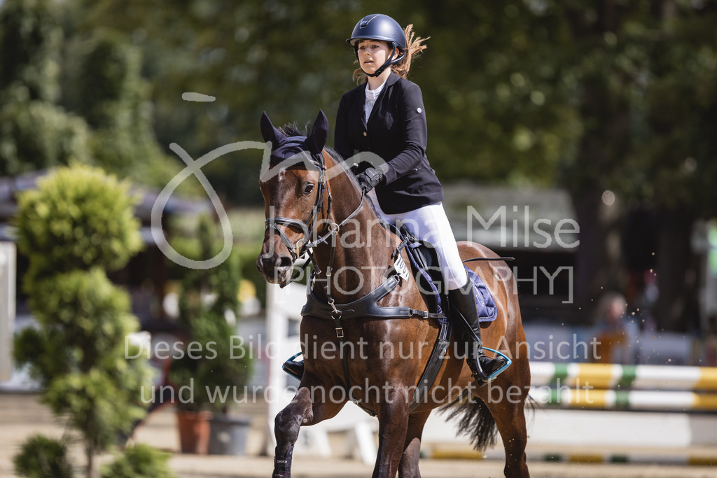 230826_Delbrueck_Stil-E-715 | Deine schönsten Turniermomente als professionelle Fotos! Entdecke hochwertige Pferdesport-Fotografie im Online-Shop. Jetzt Fotos finden & bestellen!