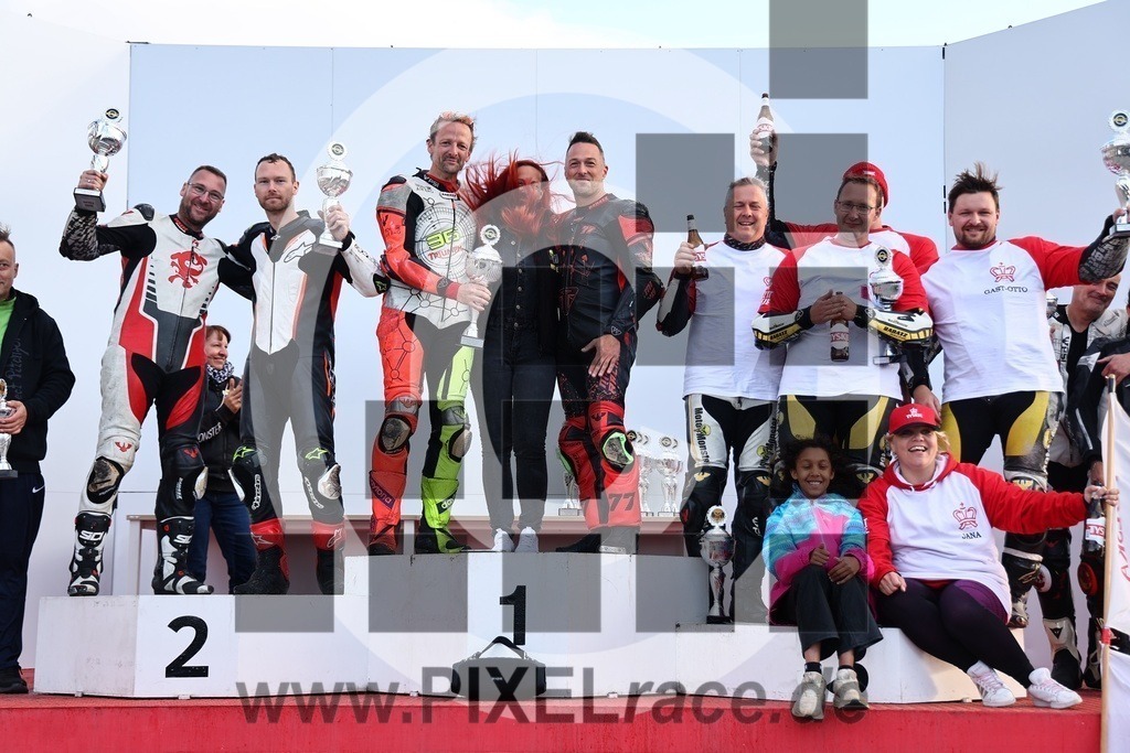 social-20250823_07971 | Schöne Erinnerungen an spannende Momente - das festzuhalten ist unser Job. PIXELrace.de ist seit 2003 auf den Rennstrecken Europas unterwegs um die Action draußen beim Fahren und die wunderbare Stimmung imm Fahrerlager für euch einzufangen.