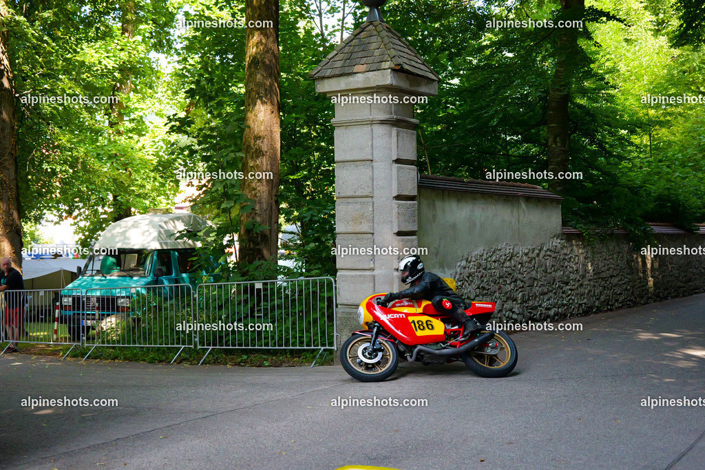 P1015132 | Erleben Sie atemberaubende, hochqualitative Fotos Ihrer Fahrt entlang der malerischen Alpenstraßen. Besuchen Sie alpineshots.com, um professionelle Aufnahmen Ihrer unvergesslichen Reise zu finden und zu kaufen - Realisiert mit Pictrs.com