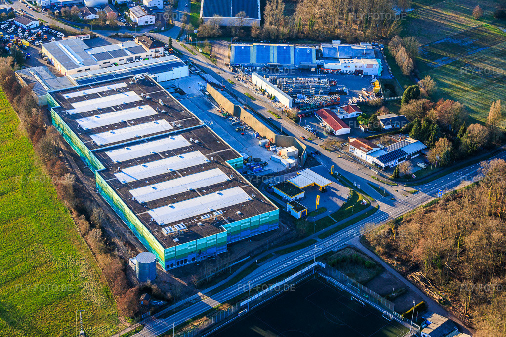 Luftbild: Fast fertiggestelleter Neubau des Logistikpark der HANSAINVEST und DFI-Real-Estate Kandel für FRISCHEPLATTFORM SÜDWEST der Gemüsering Stuttgart GmbH im Ortsteil Minderslachen in Kandel im Bundesland Rheinland-Pfalz in Deutschland. – Foto: IMG_153328.jpg vom 01.03.2026 durch Werner Riehm/FLY-FOTO.de – Auflösung des Originals: 5888 x 3925 px – Entdecke HANSAINVEST | Kapital-verwaltungs-gesellschaft: Hansainvest – Gemüsering Stuttgart: Gemüseanbau, Obst und Gemüseproduktion, Foodservice – Unternehmensgruppe Hagedorn – dd-baumanagement.de – BREMER SE – k-eins architekturbüro GmbH Berlin Berlin – Immobilienprojekte | Baron Equity GmbH | Grünwald – DFI Real Estate - Driving Future Innovation