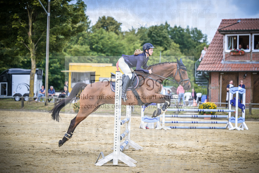 DOS_3854 | Entdecke hochwertige Reitturnierfotos von Foto Oger. Professionell, emotional und authentisch – jetzt Lieblingsmomente im Shop bestellen.Deutschlandweite Turnierfotografie. - Realisiert mit Pictrs.com