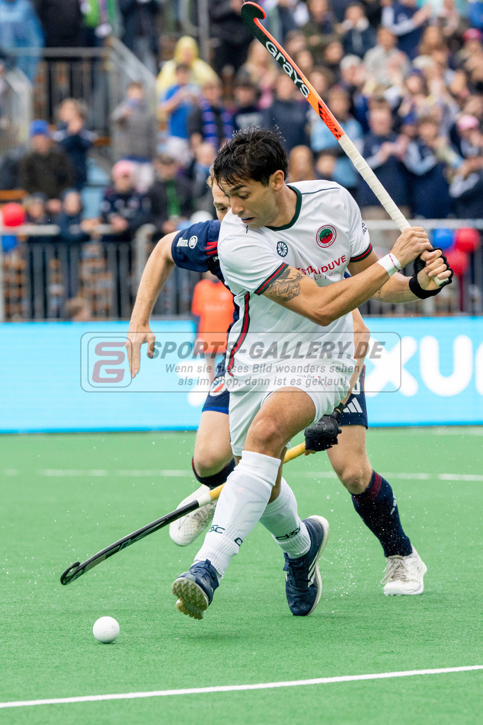 Final4_20240518-1850-0031 | Bonn, Deutschland, 18.05.2024: Martin Ferreiro (Crefelder HTC) in Aktion waehrend des Spiels der Deutsche Feldhockey-Meisterschaften 2024 zwischen Final 4 Herren Mannheimer HC - Crefelder HTC im Bonner THV am 18.05.2024 in Bonn, Deutschland. (Foto von Stephan Fehrmann)

Bonn, Germany, 18.05.2024: Martin Ferreiro (Crefelder HTC) in action during the game of Deutsche Feldhockey-Meisterschaften 2024 between Final 4 Herren Mannheimer HC - Crefelder HTC in Bonner THV at 18.05.2024 in Bonn, Deutschland. (Foto from Stephan Fehrmann)
