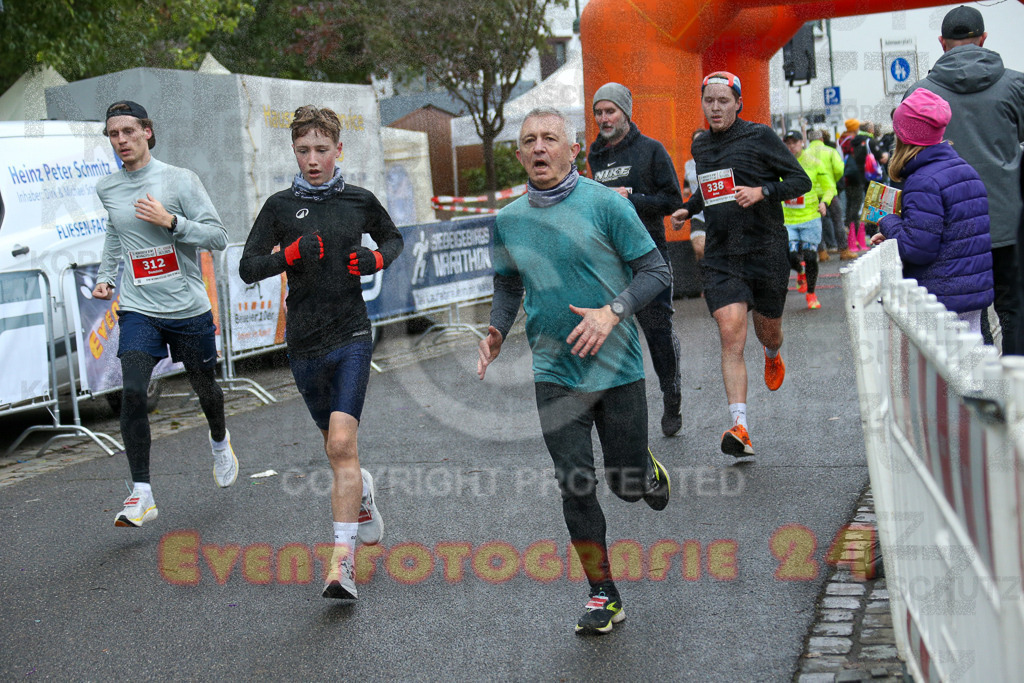 251130_1141_EX1_8291 | Sportfotografie im Rhein-Sieg Kreis, Köln, Bonn, NRW, Rheinland Pfalz, Hessen, etc. Unser Tätigkeitsfeld umfasst den Laufsport vom Volkslauf über den Marathon, Duathlon, Triathon bis zum Ultralauf wie Kölnpfad Ultra oder Schindertrail.